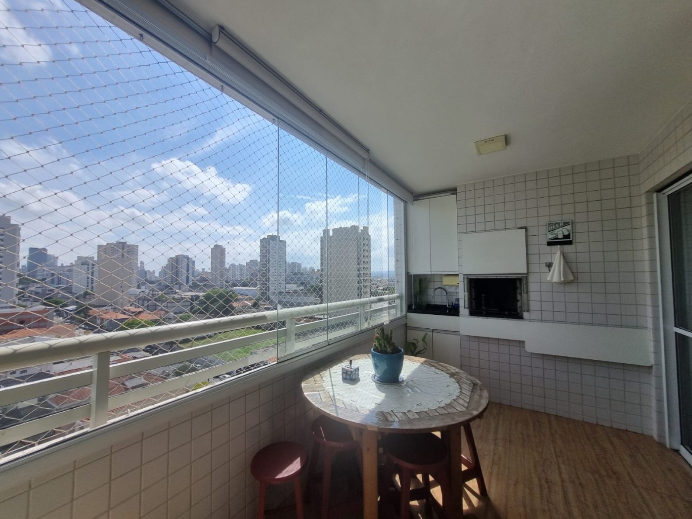 Apartamento, 3 quartos, 100 m² - Foto 1